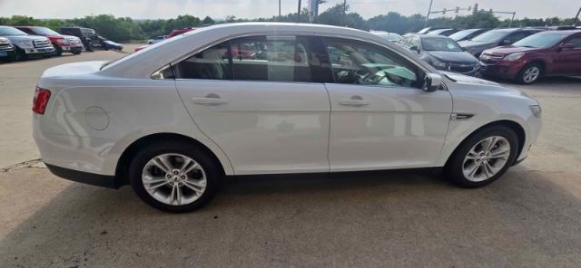 2015 Ford Taurus SEL FWD