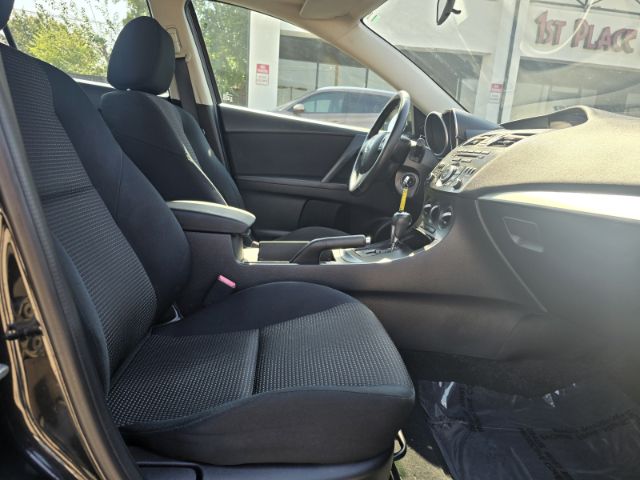 2012 Mazda MAZDA3 i Touring 4-Door