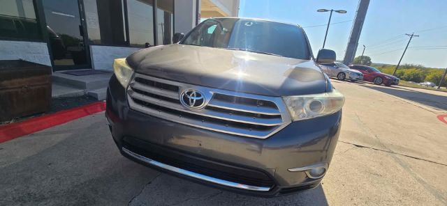 2011 TOYOTA HIGHLANDER Base 2WD V6