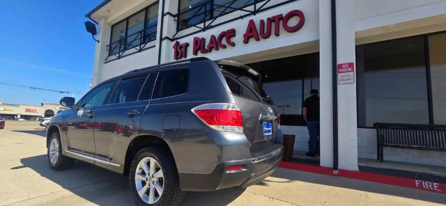 2011 TOYOTA HIGHLANDER Base 2WD V6