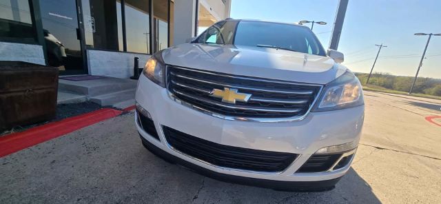 2017 Chevrolet Traverse 2LT FWD