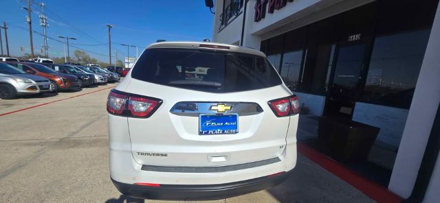 2017 Chevrolet Traverse 2LT FWD